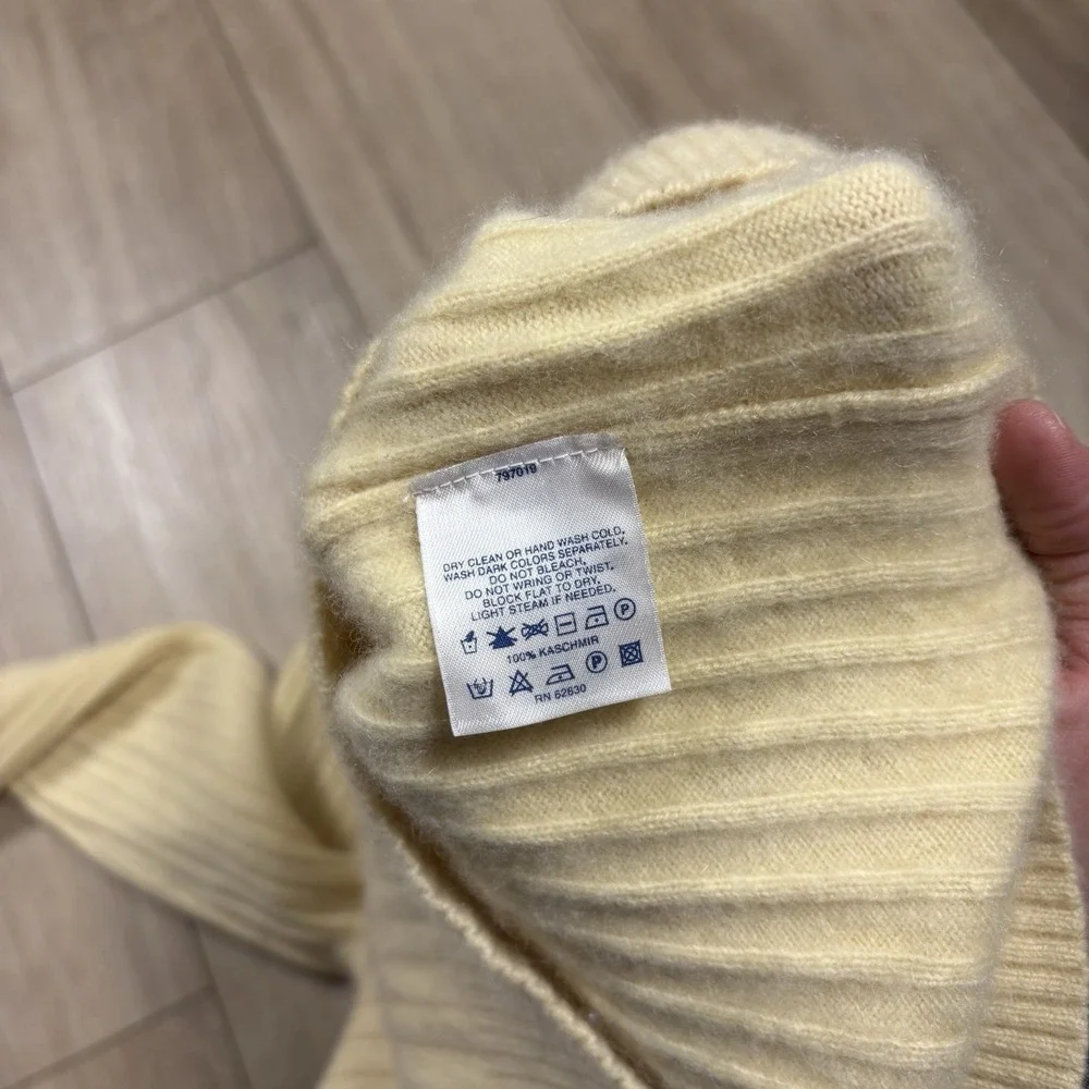 LANDS' END Men's M 38-40 Yellow 100% Cashmere Sweater V Neck Excellent